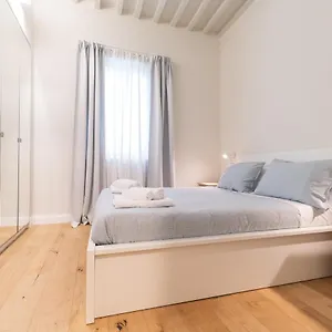 https://casadimaru.it-tuscanyhotel.com